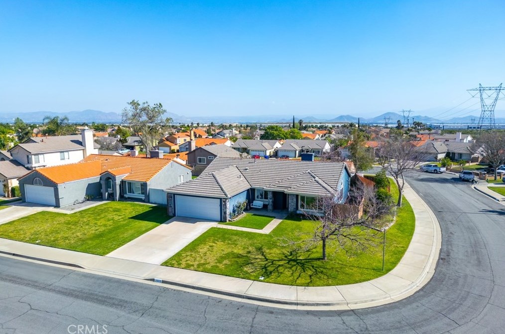 2865 Rancho Vista Dr, Rialto CA  92377-3453 exterior