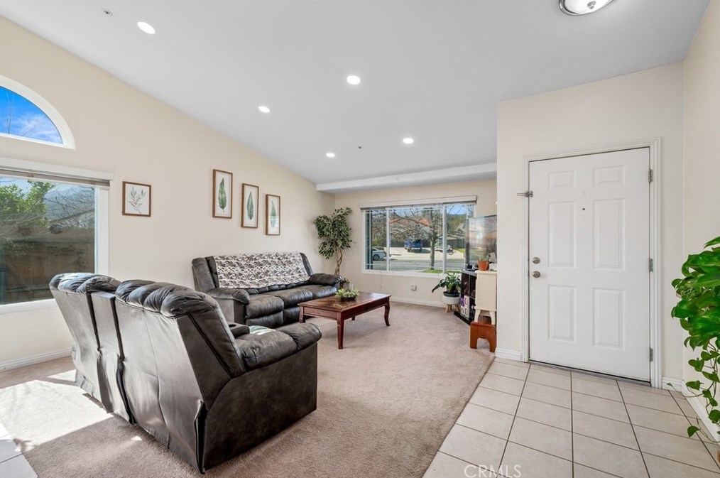 2865 Rancho Vista Dr, Rialto CA  exterior