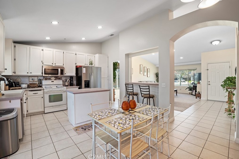 2865 Rancho Vista Dr, Rialto CA  exterior