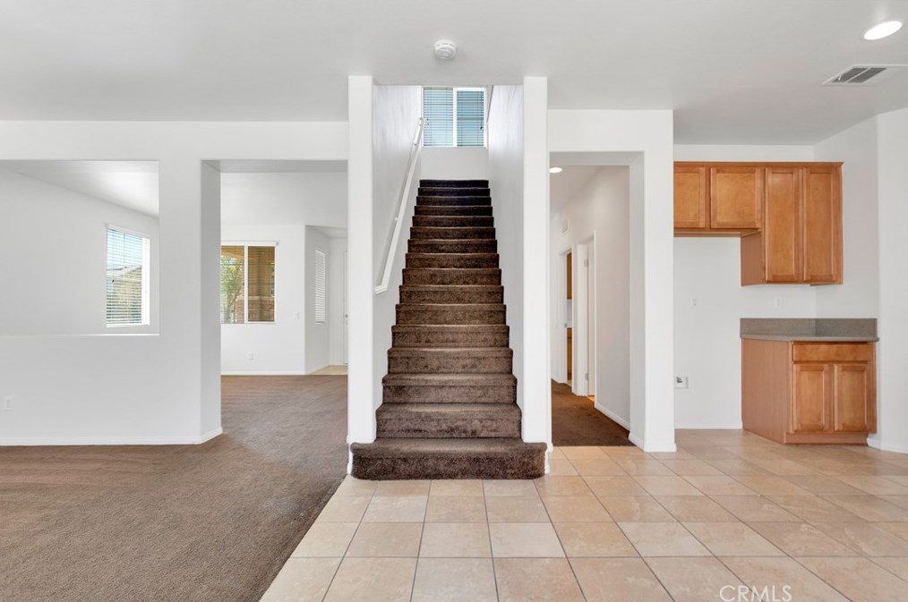 16683 Desert Star St, Victorville CA  92394-1466 exterior