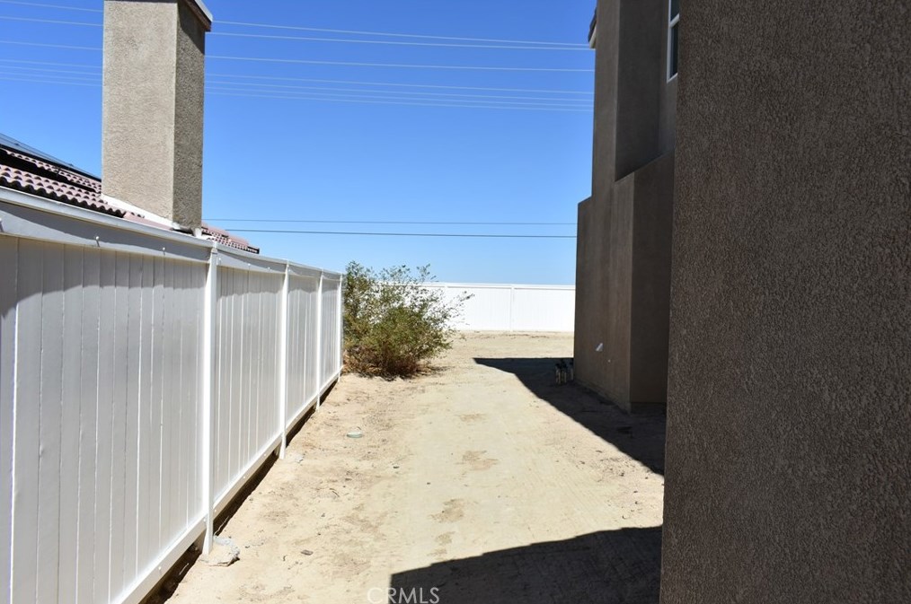 2271 Diamond Ave, Barstow CA  92311-4776 exterior