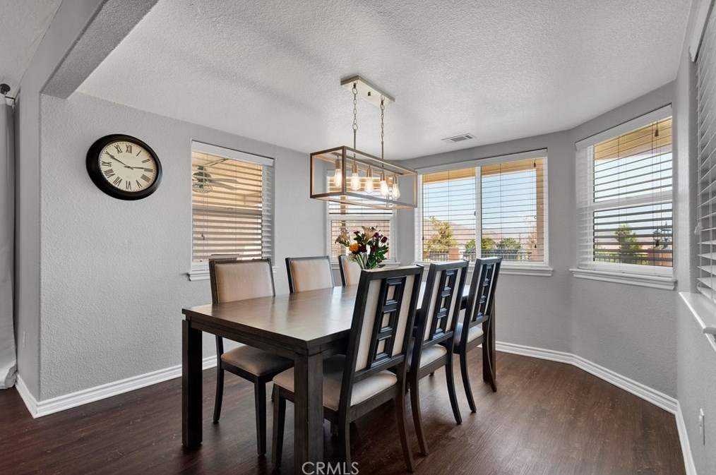 24575 Pala Ln, Apple Valley CA  92307-2021 exterior