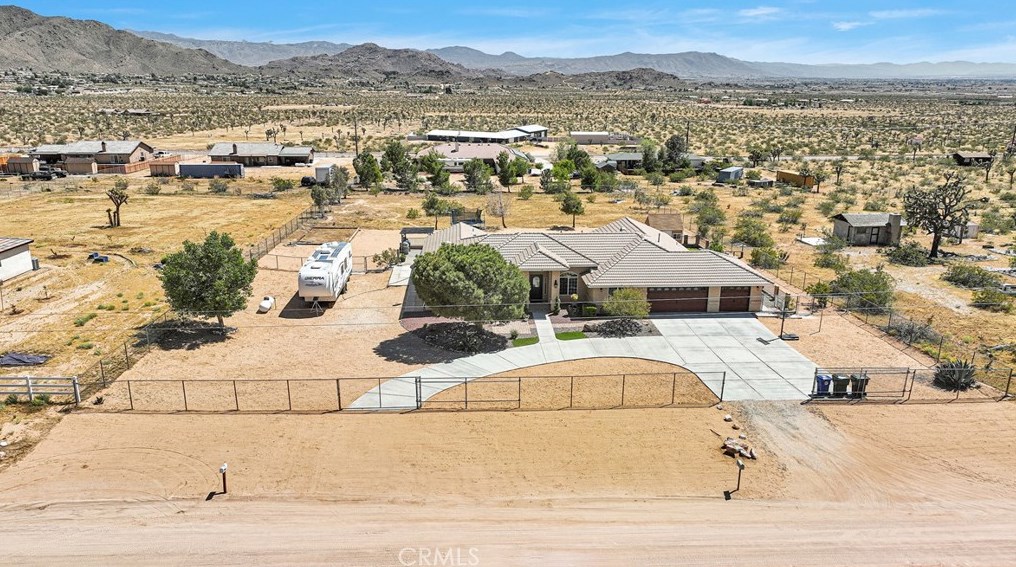 24575 Pala Ln, Apple Valley CA  92307-2021 exterior