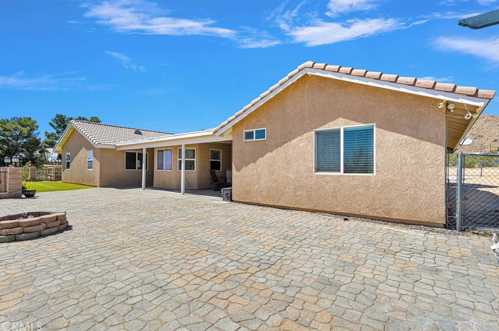 24575 Pala Ln, Apple Valley CA  92307-2021 exterior