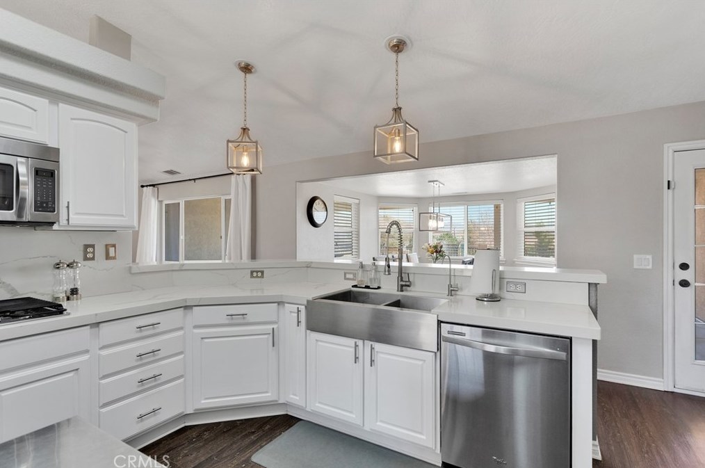 24575 Pala Ln, Apple Valley CA  92307-2021 exterior