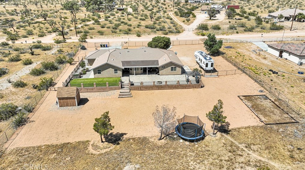 24575 Pala Ln, Apple Valley CA  92307-2021 exterior
