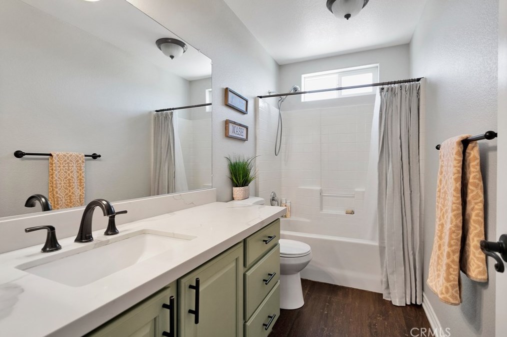 24575 Pala Ln, Apple Valley CA  92307-2021 exterior