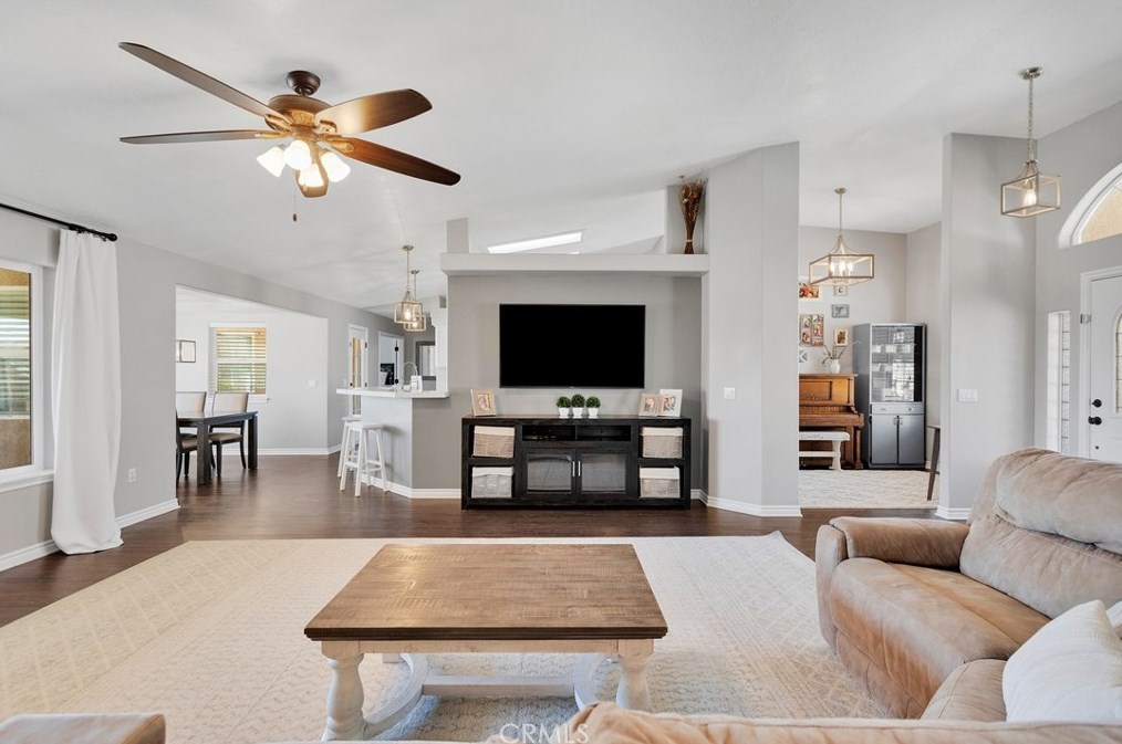 24575 Pala Ln, Apple Valley CA  92307-2021 exterior