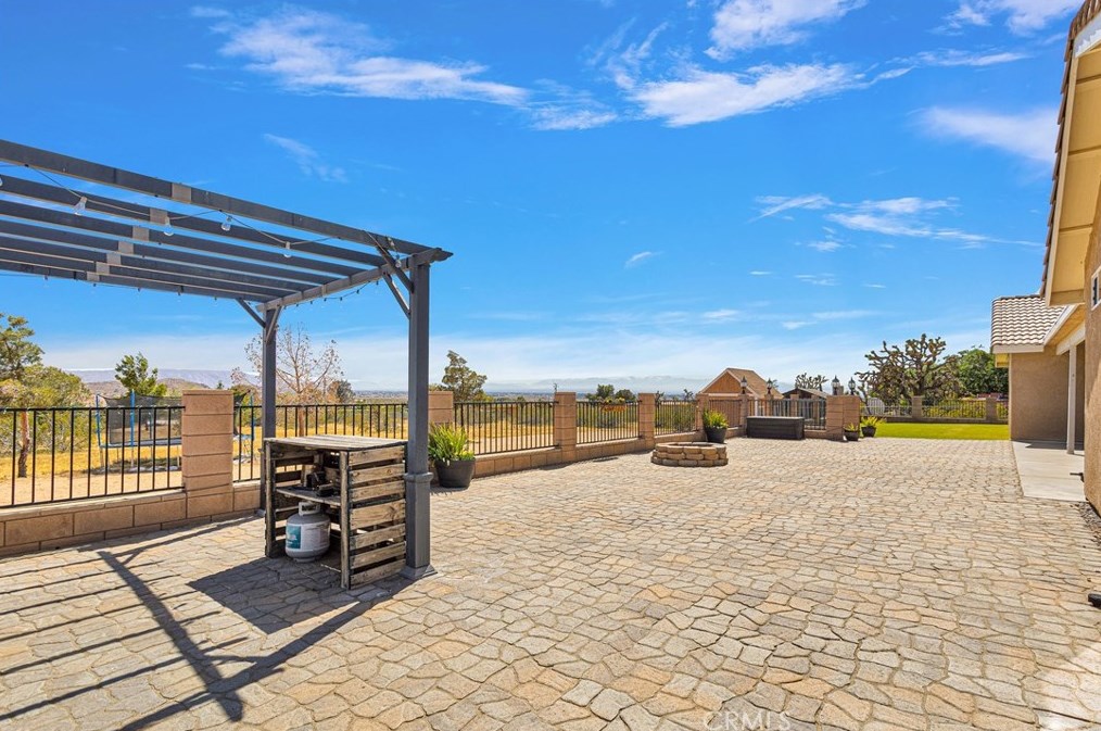 24575 Pala Ln, Apple Valley CA  92307-2021 exterior