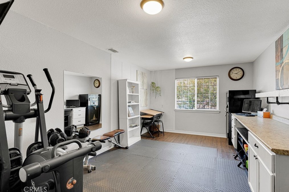 24575 Pala Ln, Apple Valley CA  92307-2021 exterior
