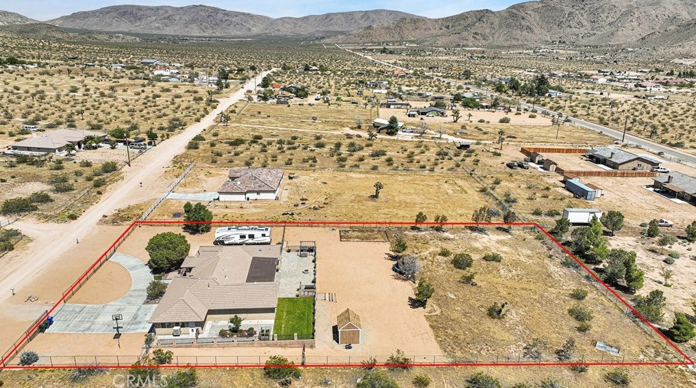 24575 Pala Ln, Apple Valley CA  92307-2021 exterior