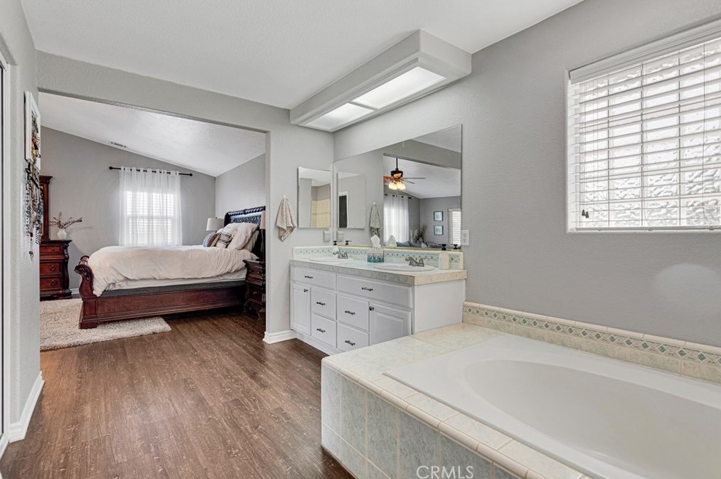 24575 Pala Ln, Apple Valley CA  92307-2021 exterior
