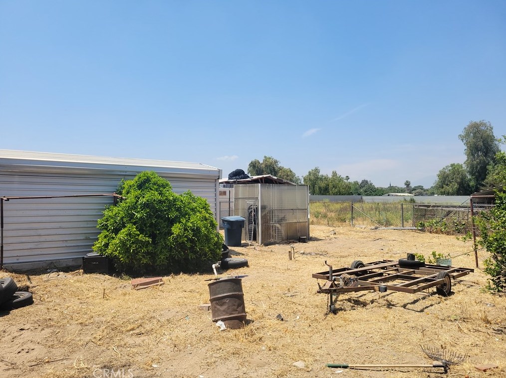 2420 Kern St, San Bernardino CA  92407-6112 exterior