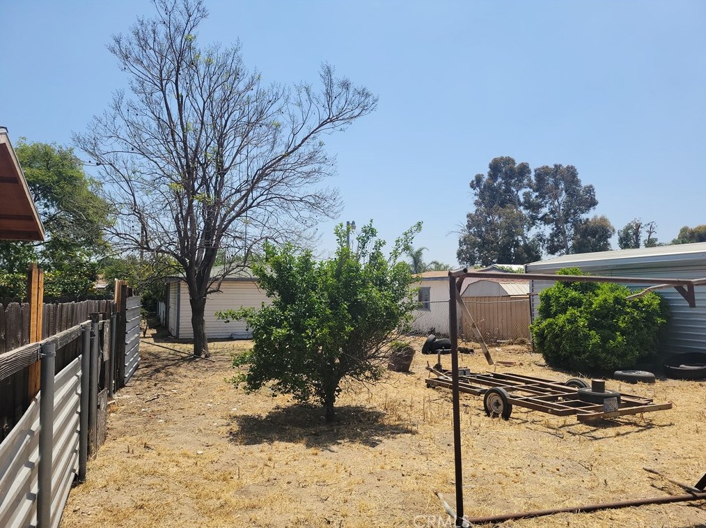 2420 Kern St, San Bernardino CA  92407-6112 exterior