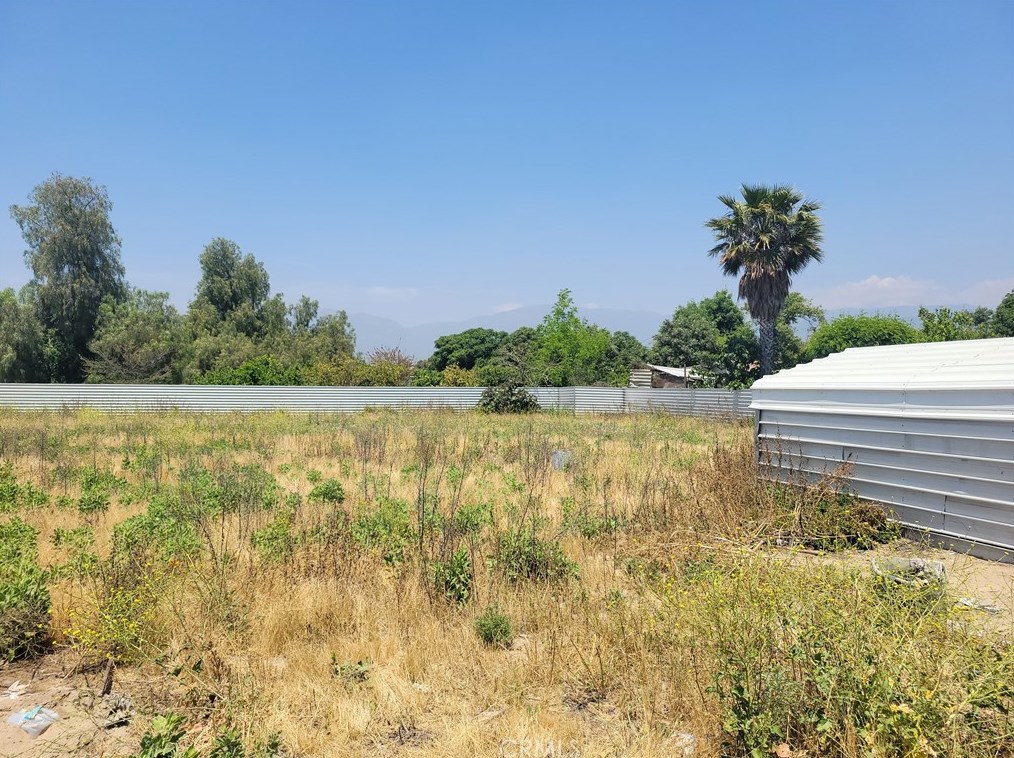 2420 Kern St, San Bernardino CA  92407-6112 exterior