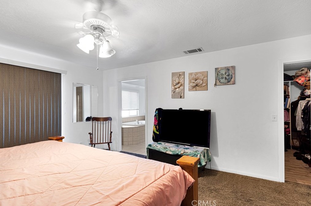 22784 Lone Eagle Rd, Apple Valley CA  92308-7409 exterior