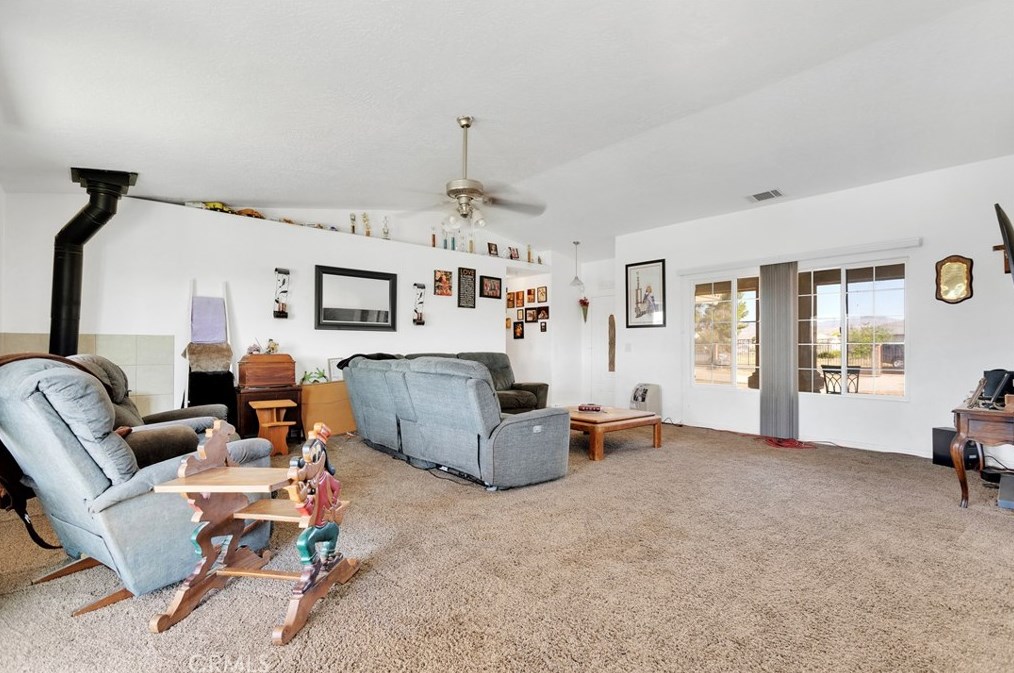 22784 Lone Eagle Rd, Apple Valley CA  92308-7409 exterior