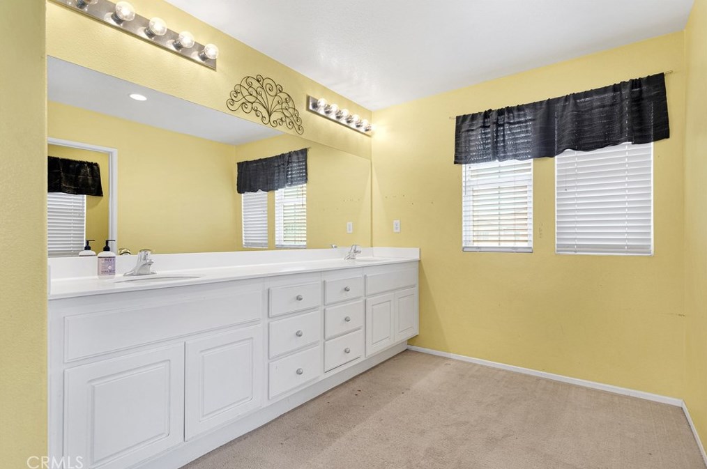 12932 Susanville St, Hesperia CA  92344-5532 exterior