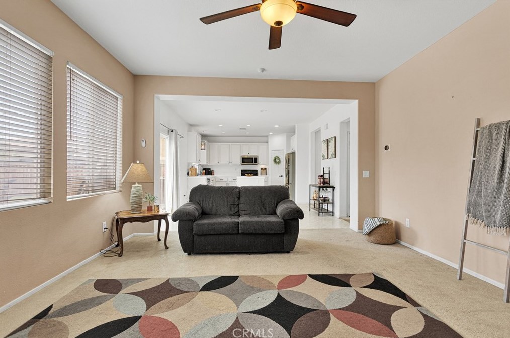 12932 Susanville St, Hesperia CA  92344-5532 exterior