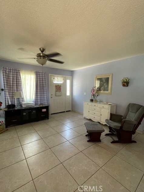 16072 Live Oak St, Hesperia CA  92345-3131 exterior