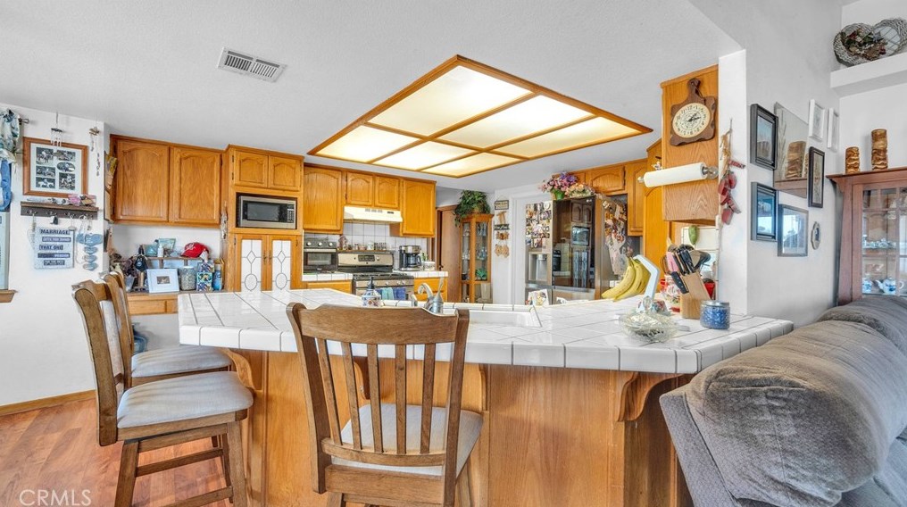 10808 8 Ave, Hesperia CA  92345-3451 exterior