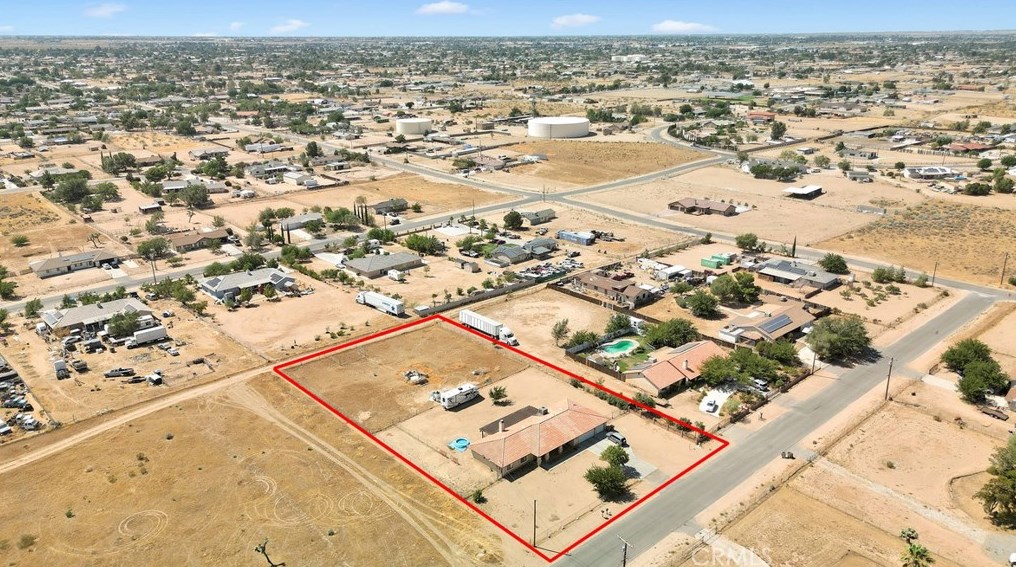 10808 8th Ave, Hesperia CA  92345-2606 exterior