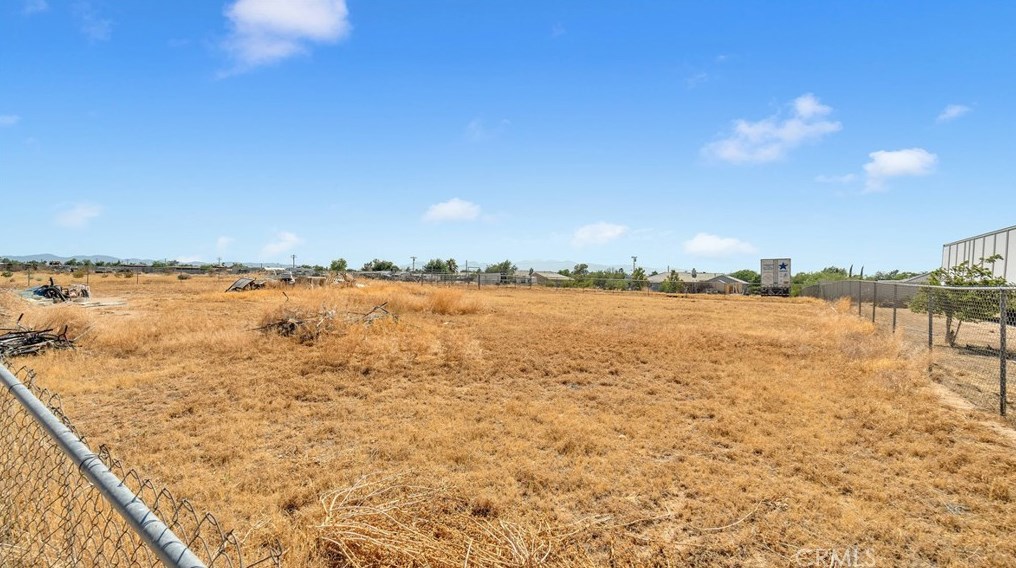 10808 8 Ave, Hesperia CA  92345-3451 exterior