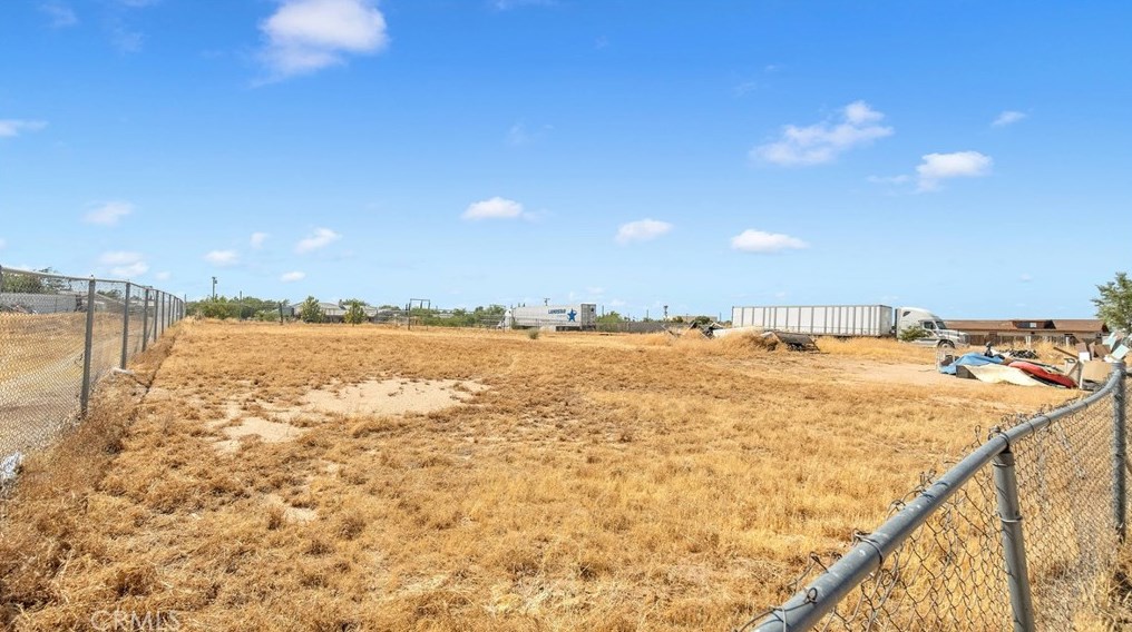 10808 8 Ave, Hesperia CA  92345-3451 exterior