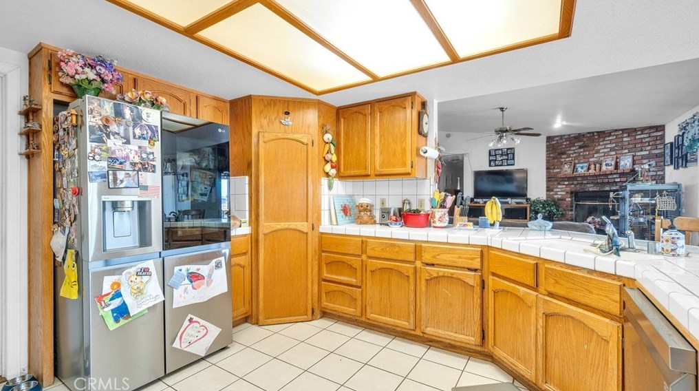 10808 8 Ave, Hesperia CA  92345-3451 exterior