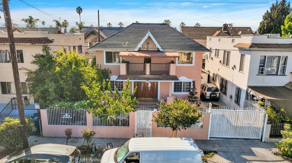 1677 Ardmore Ave, Los Angeles CA  90004-3254 exterior