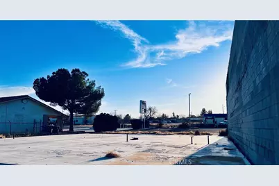 15663 Village Drive, Victorville, CA 92394 - Photo 27