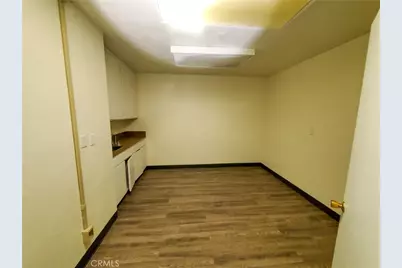 18031 US Highway 18 #B, Apple Valley, CA 92307 - Photo 17