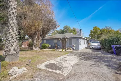 10917 Locust Avenue, Bloomington, CA 92316 - Photo 5