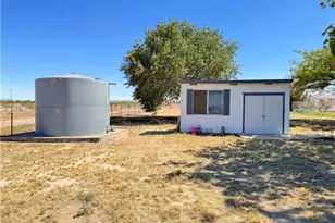 35648 Mountain View Rd, Hinkley, CA 92347 - Photo 39