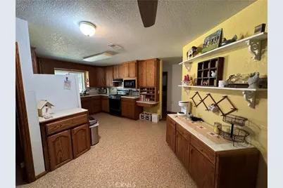 35648 Mountain View Road, Hinkley, CA 92347 - Photo 11