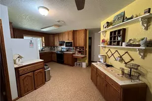 35648 Mountain View Rd, Hinkley, CA 92347 - Photo 11