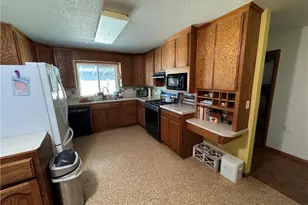 35648 Mountain View Rd, Hinkley, CA 92347 - Photo 13