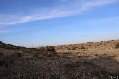 9955 Macron Street, Oak Hills, CA 92344 - Photo 19