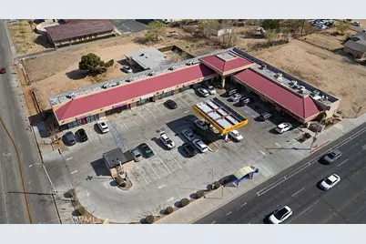 16530 Green Tree Blvd, Victorville, CA 92395 - Photo 7