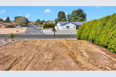 18505 Kalin Ranch Drive, Victorville, CA 92395 - Photo 9