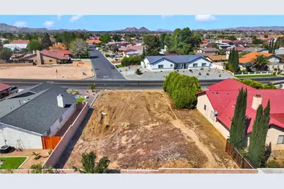 18505 Kalin Ranch Drive, Victorville, CA 92395 - Photo 7