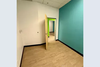 16008 Kamana Road, Apple Valley, CA 92307 - Photo 13