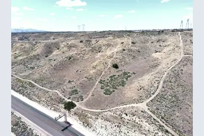 25 Summit Valley Road, Oak Hills, CA 92344 - Photo 3