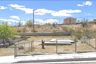 524 Pioneer St, Barstow, CA 92311 - Photo 1