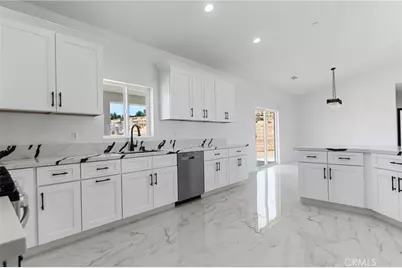 10125 Bella Vista Street, Apple Valley, CA 92308 - Photo 11