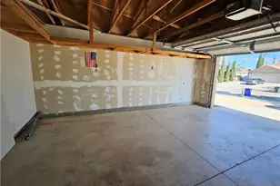 10966 Willow Ln, Adelanto, CA 92301 - Photo 7