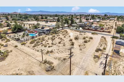 18924 Symeron Road, Apple Valley, CA 92307 - Photo 9