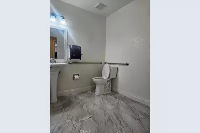 15659 Bear Valley Rd, Hesperia, CA 92345 - Photo 9