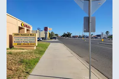 14201 Kentwood Boulevard, Victorville, CA 92392 - Photo 17