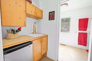 38512 N Shore Dr, Fawnskin, CA 92333 - Photo 31